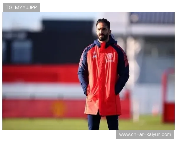 阿莫林执教曼联一周年：感慨英超节奏，确认塞斯科等人伤缺